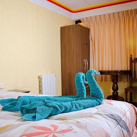 Hostal Salarcito Uyuni Buitenkant foto